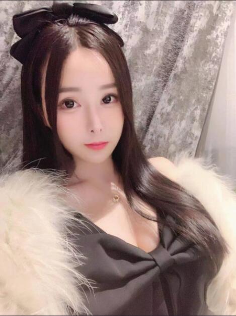 看起来可爱的奶妹妹